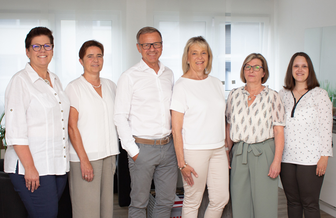 Das Team des Steuerberaters Frank Jeske in Langenfeld, Gruppenaufnahme